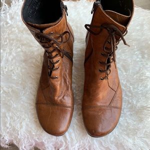 Fidji lace up prairie style brown boots